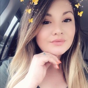 Meet your Posher, Liz